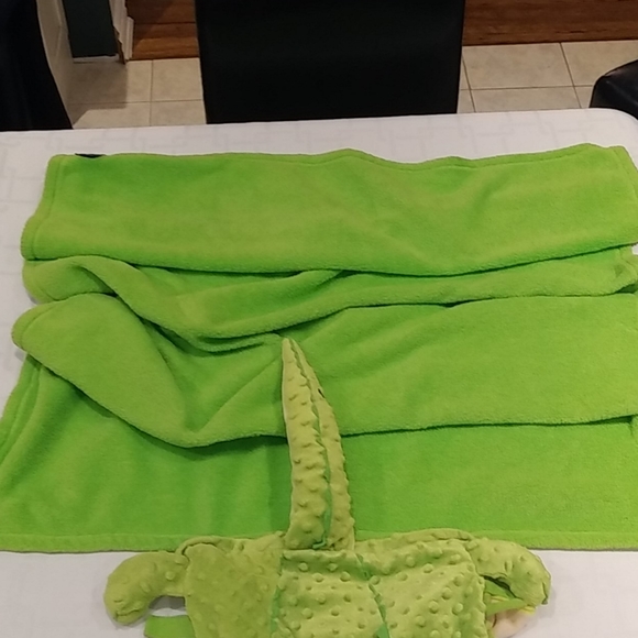 Zoobie Pets - Crocodile Pillow/Blanket - Picture 6 of 13